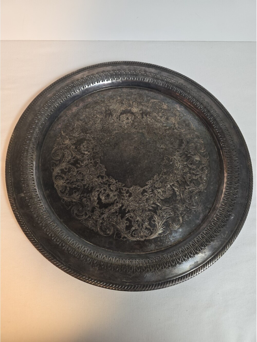 Vintage Wm. Rogers Silver Plated Serving Platter 15” Round 162 Eagle Star